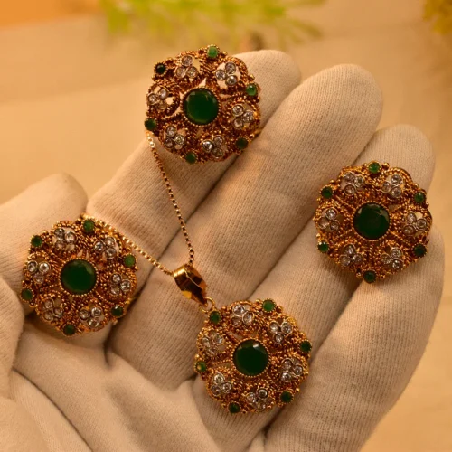 Elegant Design Gold Plated Real Stones Necklace Set for Girls/Women